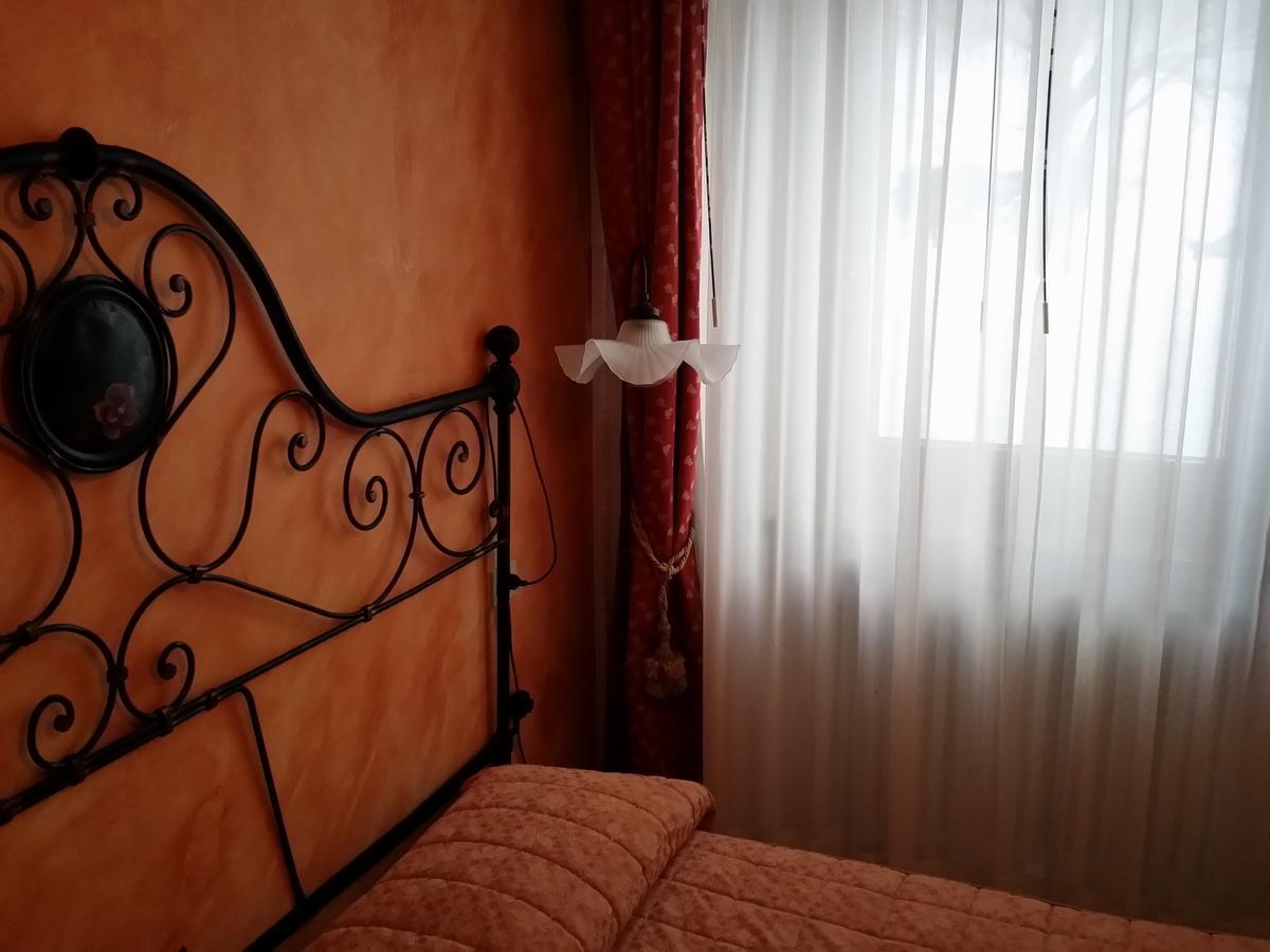 Albergo Diana Cerreto Laghi Værelse billede