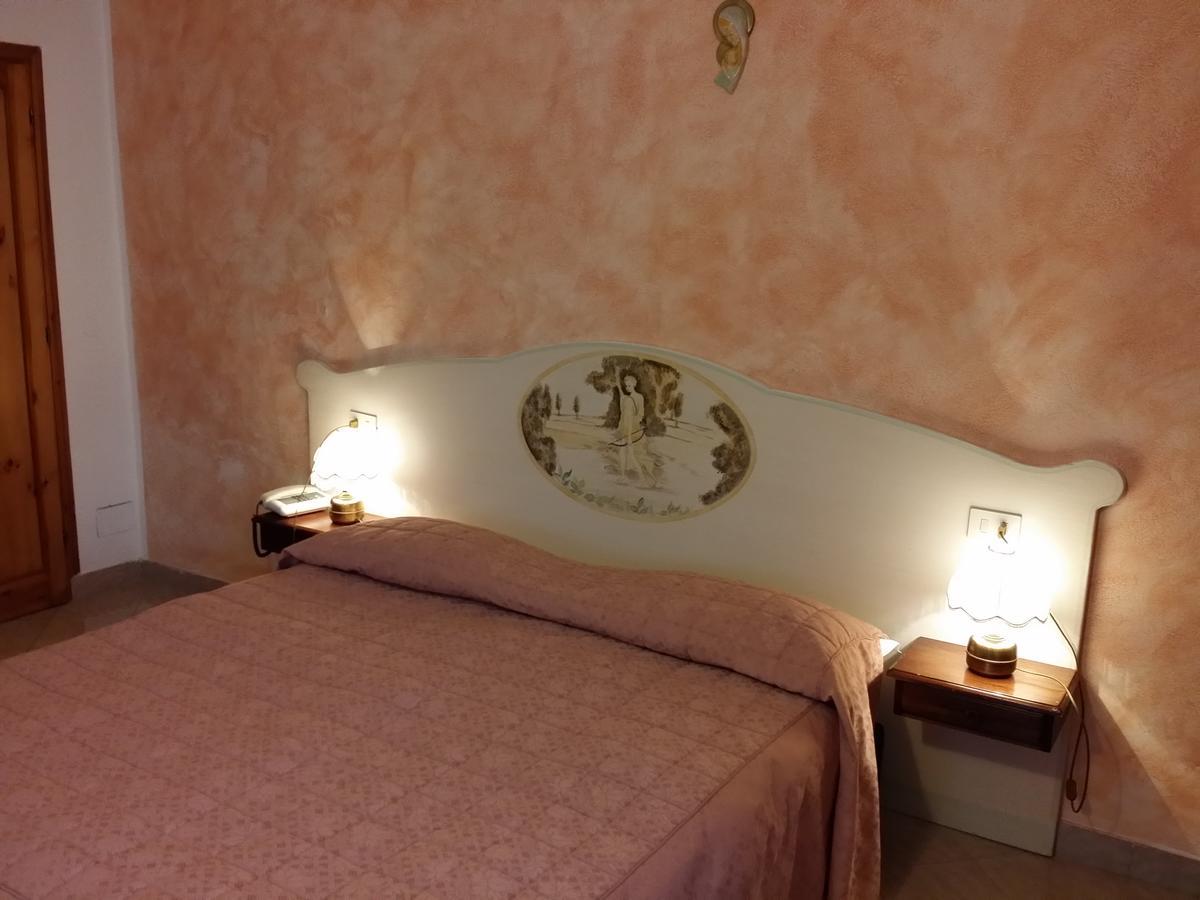 Albergo Diana Cerreto Laghi Værelse billede