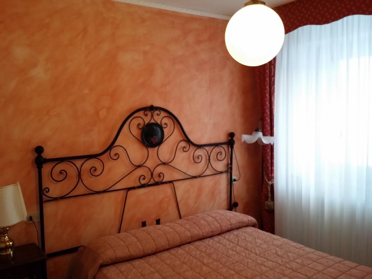 Albergo Diana Cerreto Laghi Værelse billede
