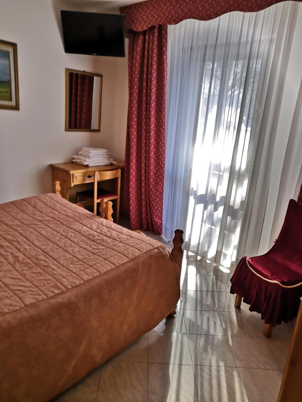 Albergo Diana Cerreto Laghi Eksteriør billede
